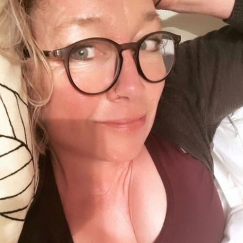 Je suis une femme cool et sympa.